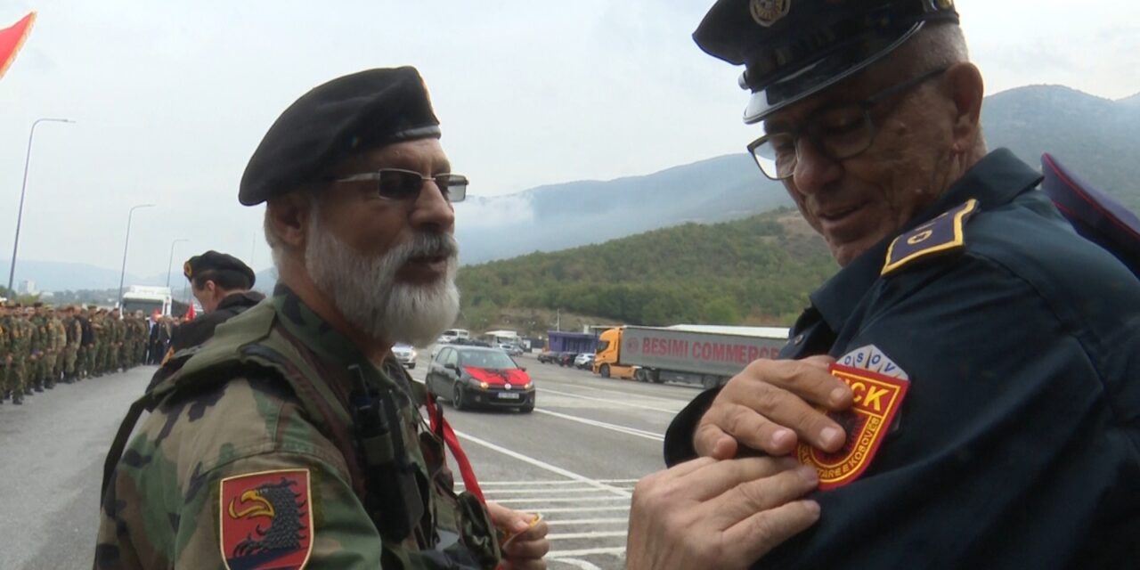 ‘Liria ka emër’/ Protesta për ish-krerët e UÇK-së-Mijëra qytetarë nga Kosova drejt Tiranës