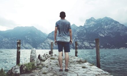 Guximi më i madh është të jetosh siç dëshiron.