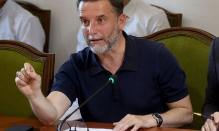 Denoncimi i paprecedent i Erion Braçes: Ky qytet është aluçinant, nuk ka mundësi. Kanë nxjerrë në shitje lulishten