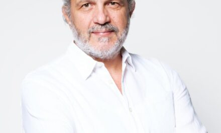 Arsyeja humbet busullën: shkenca, narcisizmi dhe tundimi i konspiracionit