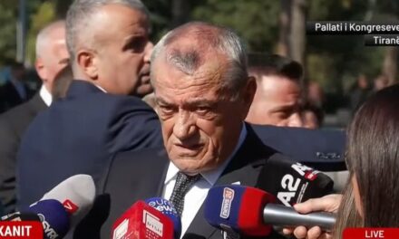 Gramoz Ruçi homazhe për Fatos Nanon: I pari që sakrifikoi pushtet për të bërë shtet