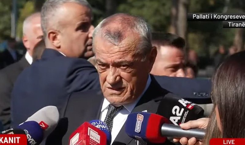 Gramoz Ruçi homazhe për Fatos Nanon: I pari që sakrifikoi pushtet për të bërë shtet