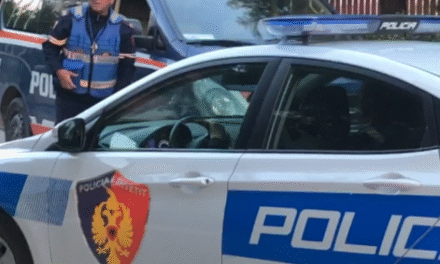 E rëndë në Durrës: 52-vjeçari humb jetën pas një sherri, arrestohet 18-vjeçari që e goditi