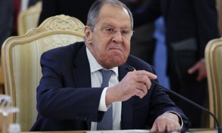 Putin “shkarkon” besnikun e tij më jetëgjatë, pas dështimit të takimit me Trump