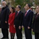 Ceremonia e ngritjes së flamurit në Vlorë, marrin pjesë kryeministri Rama dhe presidentët Begaj e Osmani