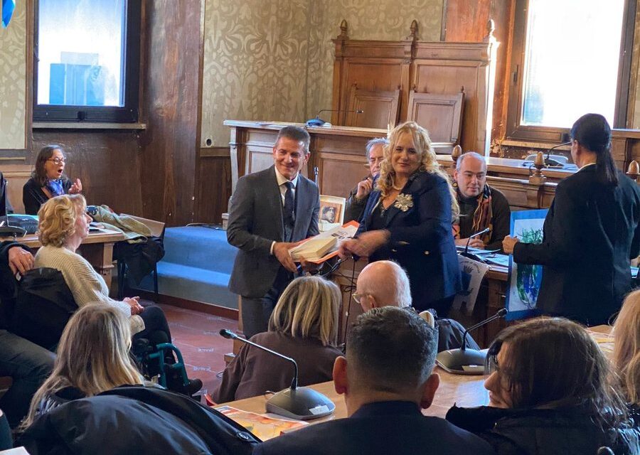 Aleksandër Çipa fiton çmimin e rëndësishëm ndërkombëtar “Oscar Wilde”: Nderim i veçantë për mua