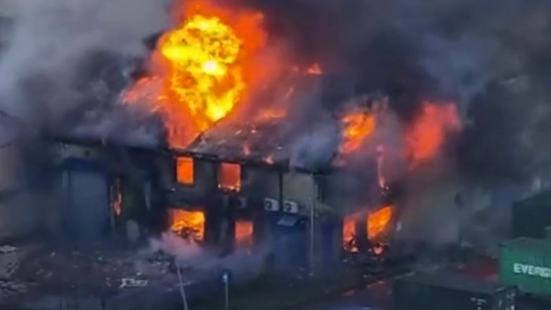 Zjarr i madh në qendrën tregtare në Londër