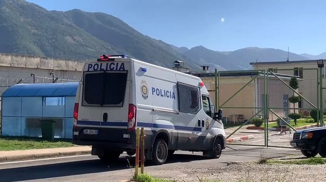 E pazakontë, policit të Burgjeve i vjedhin pistoletën në shtëpi, kallëzon ngjarjen në Polici: Ndodhi gjatë kohës që s’ka pasur njeri në banesë