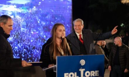 Berisha thirrje mbështetësve: Të përgatitemi për protesta të fuqishme