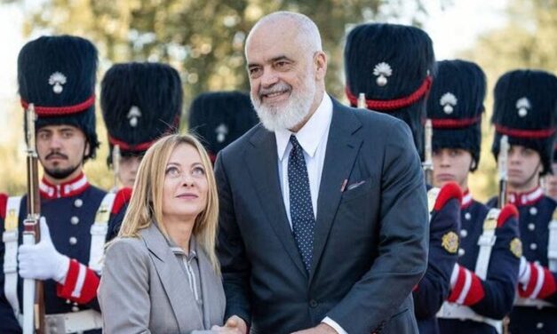 The Economist: Rama po josh BE-në me kompromise ndërsa sauditët me investime