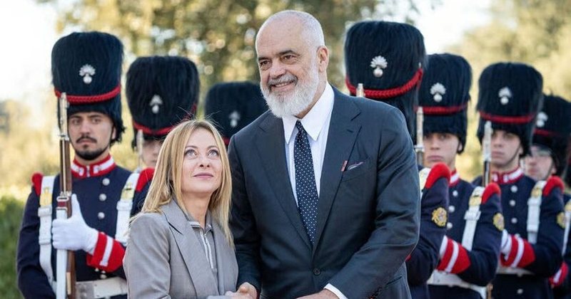 The Economist: Rama po josh BE-në me kompromise ndërsa sauditët me investime