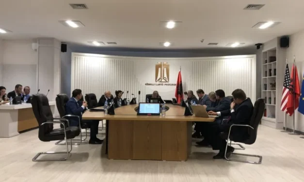 Kur vëzhgimi kthehet në mesazh