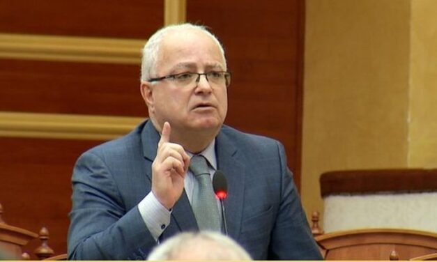 “Mjaft gënjyet se na nxorrët zorrët e barkut” – Avokati i Popullit, Edmond Spaho, deputetëve të PD-së: Kaq budallenj i dini shqiptarët sa të besojnë marrëzitë tuaja!