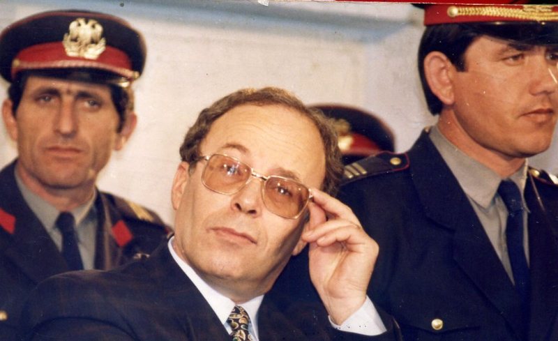 Arrestimi i Nanos me bekimin e SHBA? Flet ish-ambasadori i parë amerikan: Ja e vërteta!