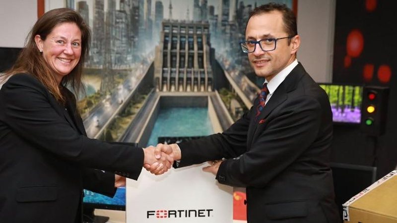 Ambasada amerikane në Tiranë: SHBA mbështet Shqipërinë në mbrojtjen kibernetike