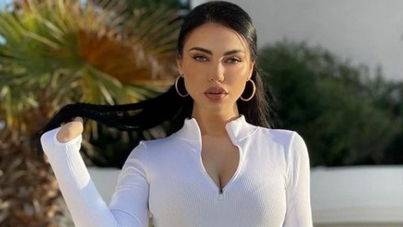 Moderatorja shqiptare përfundon në spital