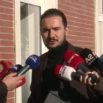 Salianji kundër Berishës: Rruga e duhur janë revoltat, jo foltoret para Kryeminisrisë