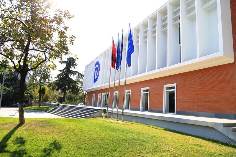 Kryesia e PD mblidhet urgjentisht nesër, zbardhet mesazhi që u është dërguar anëtarëve